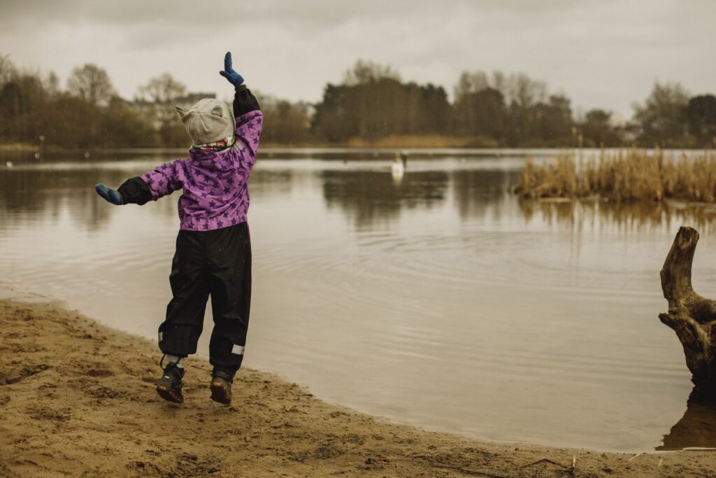 stres dziecka redukuje spacer.